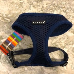 NWT Puppia medium soft dog harness, navy blue